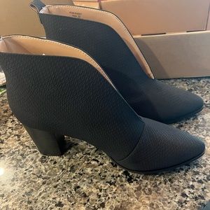 Journee Collection Womens Bellamy
Black Embossed Ankle Booties